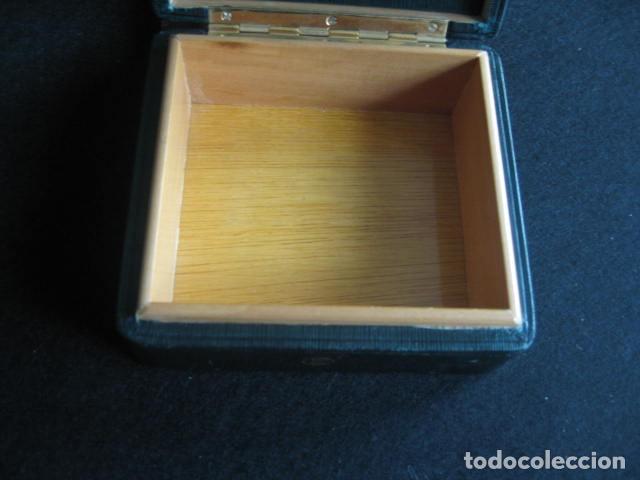 Coleccionismo: PITILLERA DE MESA CAJA DE MADERA FORRADA- - Foto 3