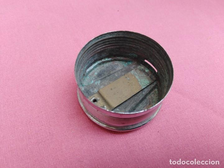 Coleccionismo: parte posterior o de cierre de linterna pifco - 4cm diametro - Foto 4