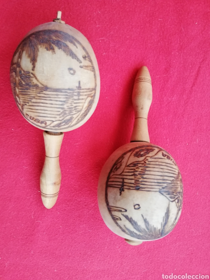Collectionnisme: DOS MARACAS CUBANAS - SOUVENIR - HECHAS CON DOS COCOS Y MANGO DE MADERA