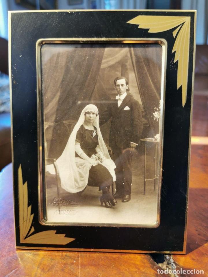 Coleccionismo: Foto de bodas a&ntilde;os 40 marco DE BAQUELITA Y METAL