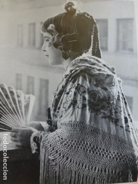 Collecting paper: ARENAS DE SAN PEDRO AVILA MUJER EN TRAJE TIPICO ANTIGUA LAMINA HUECOGRABADO A&Ntilde;OS 20
