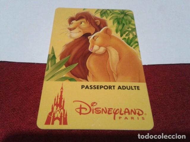 Coleccionismo: ENTRADA TARJETA PLASTICO A DISNEYLAND PARIS. REY LEON 1996 PASSEPORT ADULTE