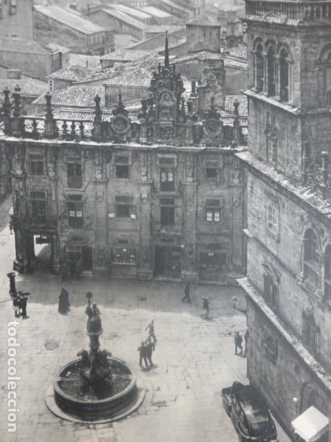 Coleccionismo: SANTIAGO DE COMPOSTELA PLAZA DE PLATERIAS ANTIGUA LAMINA HUECOGRABADO A&Ntilde;OS 50