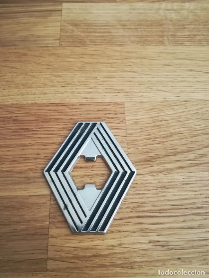 Coleccionismo: abrebotellas logo renault - Foto 1