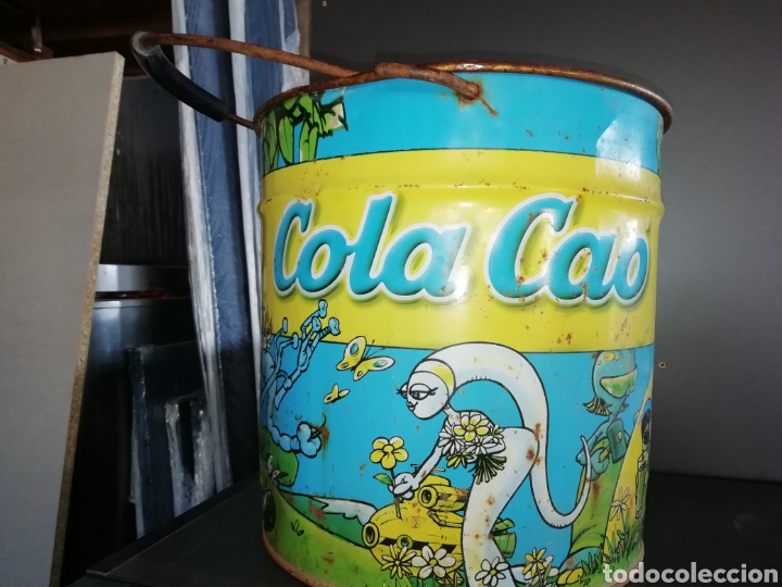 Coleccionismo: Cubo grande de chapa de cola cao