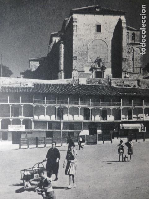 Colecionismo: CHINCHON MADRID PLAZA E IGLESIA ANTIGUA LAMINA HUECOGRABADO A&Ntilde;OS 50