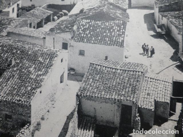 Colecionismo: UCLES CUENCA ASPECTO URBANO ANTIGUA LAMINA HUECOGRABADO A&Ntilde;OS 50