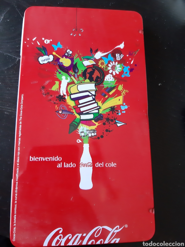 Coleccionismo: ESTUCHE METALICO BIENVENIDO AL LADO COCA COLA DEL COLE COMPLETO PRECIOSO Nuevo