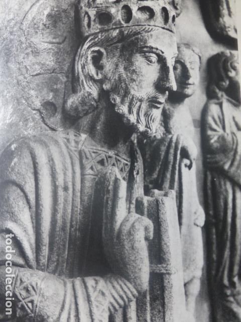 Coleccionismo: SANTIAGO DE COMPOSTELA LA CORU&Ntilde;A DETALLE CATEDRAL ANTIGUA LAMINA HUECOGRABADO A&Ntilde;OS 50