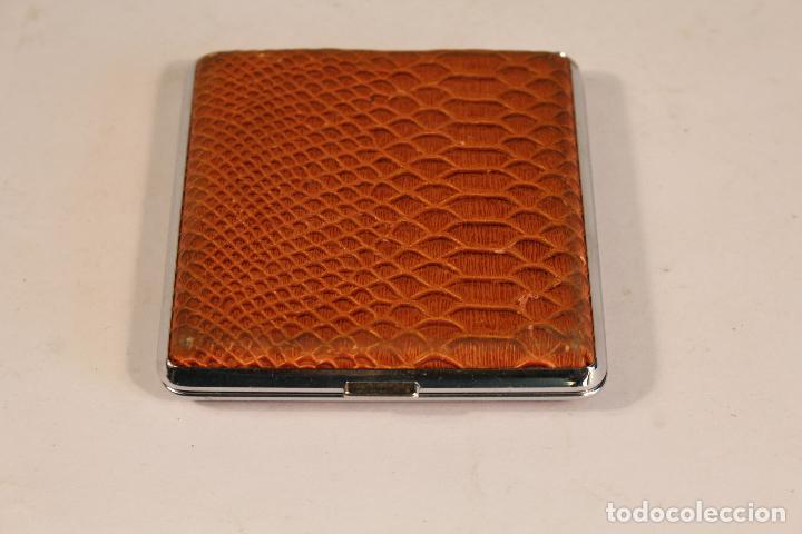 Coleccionismo: caja pitillera,, simil piel cocodrilo - Foto 2