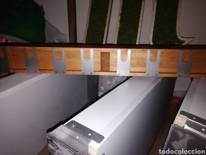 Coleccionismo: Estanter&iacute;a de madera mahou - Foto 3