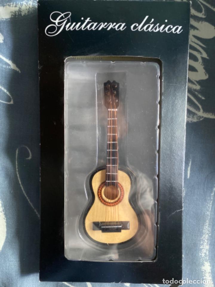 Coleccionismo: GUITARRA CL&Aacute;SICA MAQUETA MINIATURA