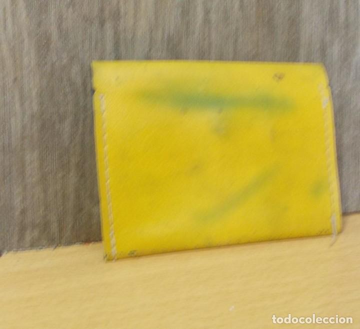 Coleccionismo: cartera monedero de sky amarillo d&eacute;cada 1980 - Foto 3