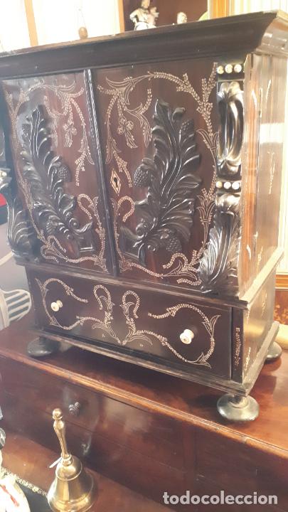 Collecting: CABINET DE TABACO. INDO-PORTUGUES. S.XIX