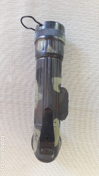 Coleccionismo: Linterna militar de codo - Foto 2