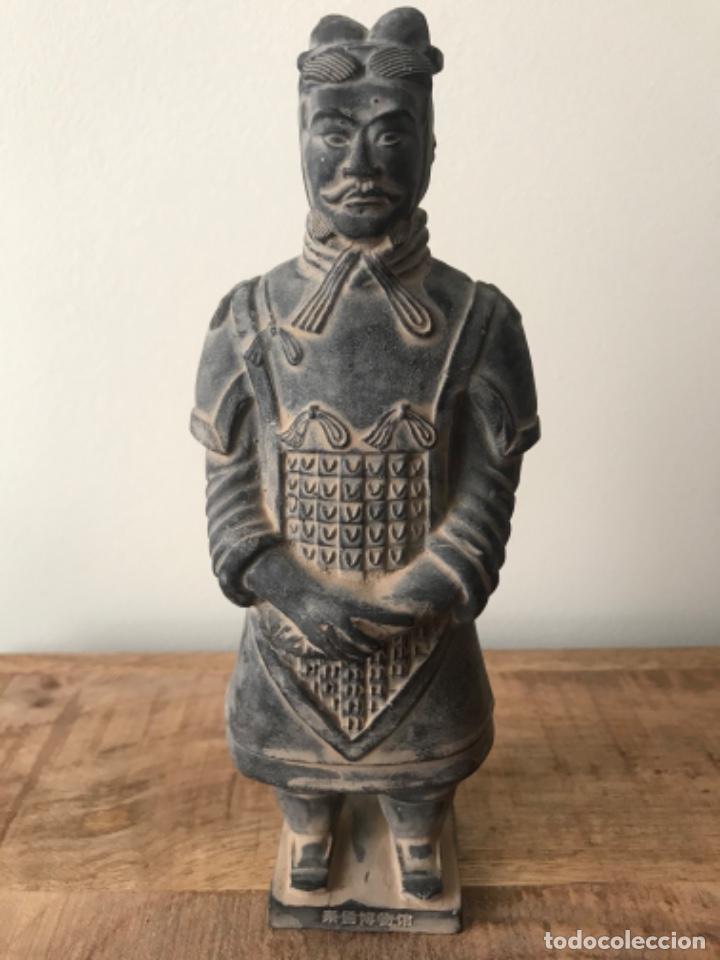 Coleccionismo: Figura Guerrero de Xiam - China. Terracota. Mide 23 cms