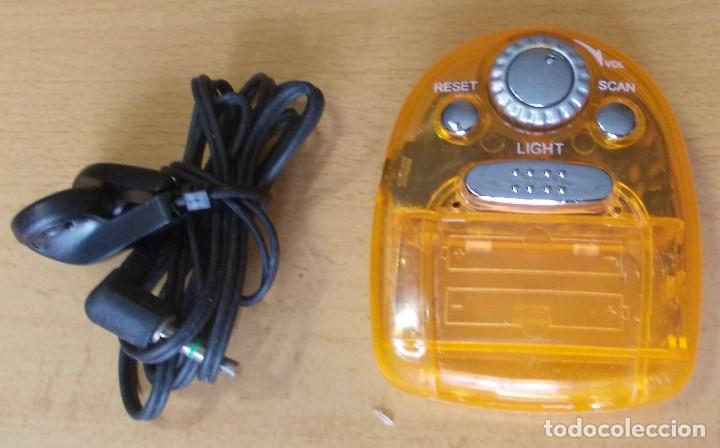 Coleccionismo: mini radio naraja con auriculares - Foto 2