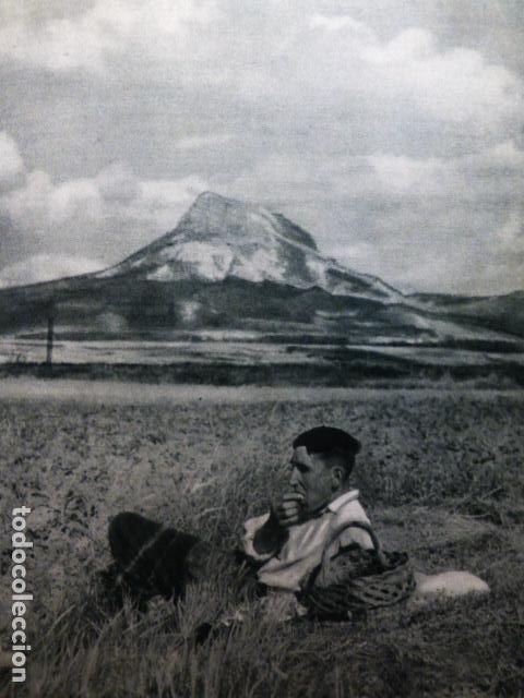 Coleccionismo: NAVARRA CAMPESINO JUNTO AL MONTE SAN DONATO ANTIGUA LAMINA HUECOGRABADO