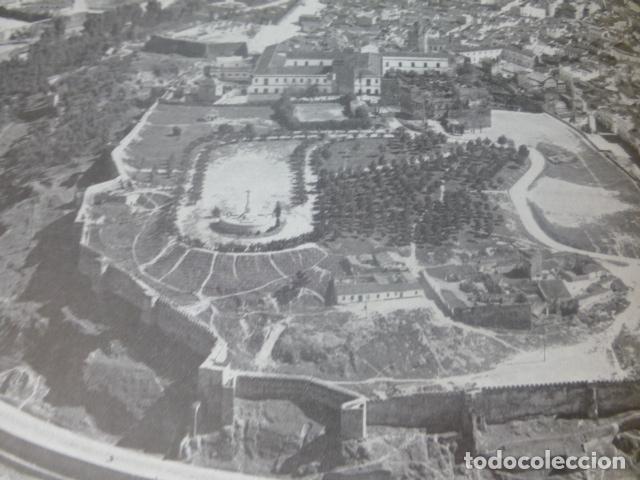 Coleccionismo: BADAJOZ VISTA AEREA ANTIGUA LAMINA HUECOGRABADO A&Ntilde;OS 40