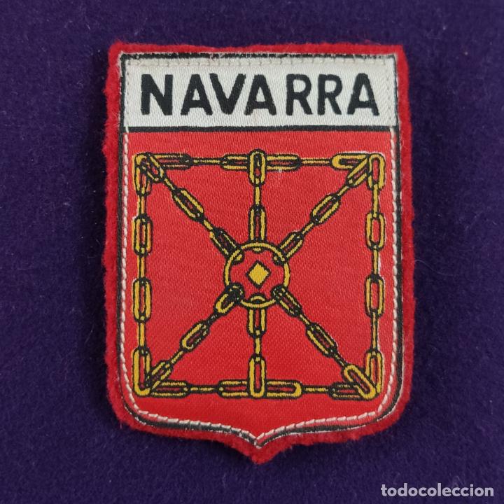 Coleccionismo: ANTIGUO PARCHE EMBLEMA DE TELA PARA ROPA. NAVARRA. A&Ntilde;OS 50-60. ORIGINAL.