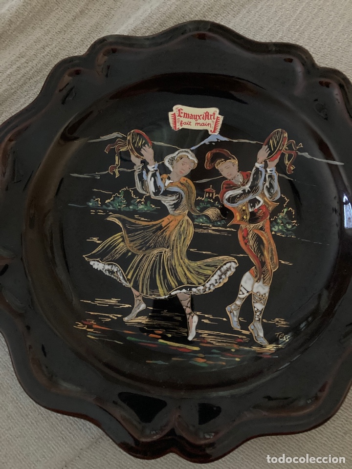 Coleccionismo: Plato antiguo con escena danza pintado a mano