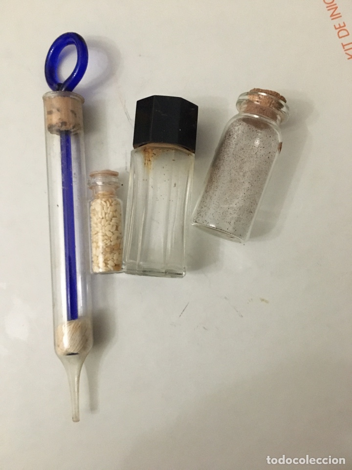 Coleccionismo: Jeringa botes peque&ntilde;os de laboratorio, sin golpes - Foto 2