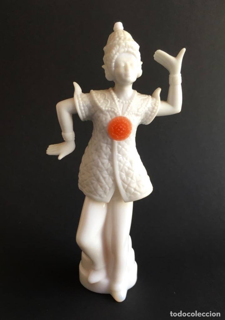 Coleccionismo: FIGURA AVON. TASHA. ESU DE TOILETTE. 50 ml.