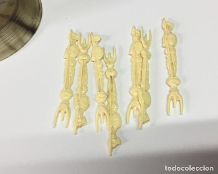 Coleccionismo: Don quijote tenedores de pl&aacute;stico - Foto 2