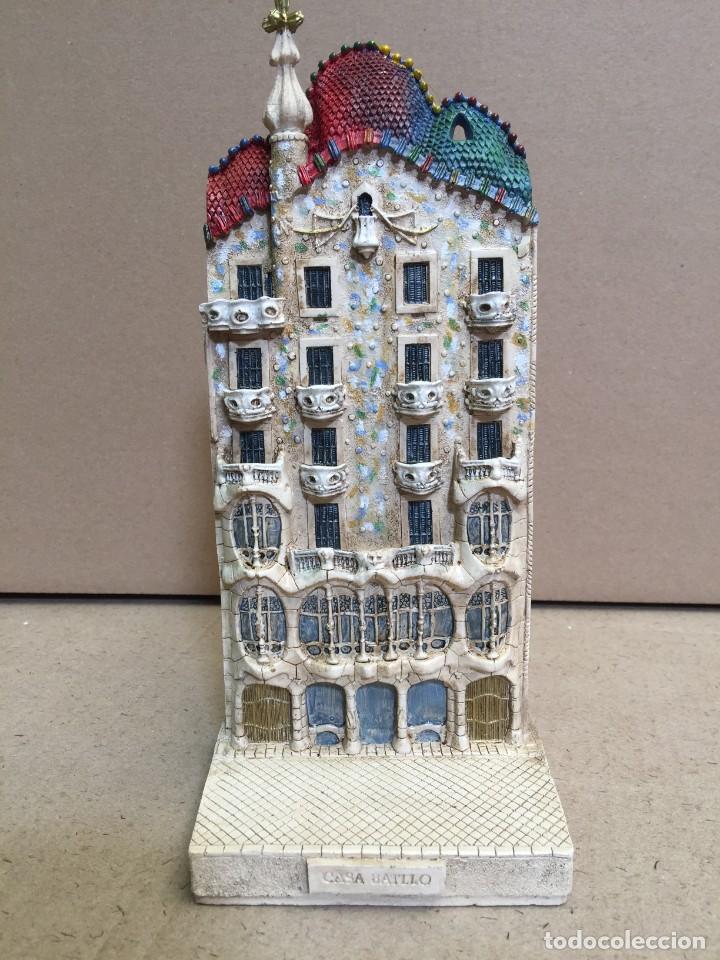 Coleccionismo: R&eacute;plica de la Casa Batll&oacute; de Gaud&iacute;. Barcelona.