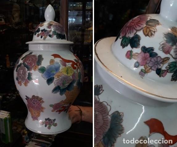 Coleccionismo: GRAN JARRON TIBOR PORCELANA con tapa..36 cm alto..sin marcas.pintado a mano.