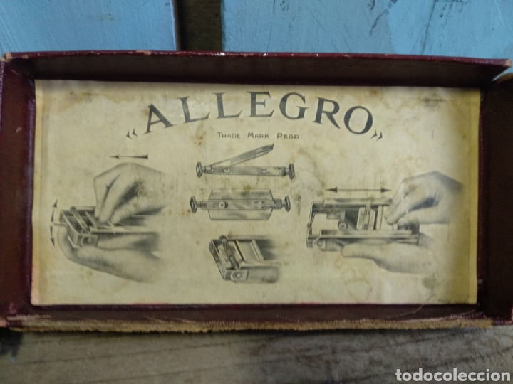 Coleccionismo: Antigua máquina de afilar hojas Allegro - Foto 2 - 221230208