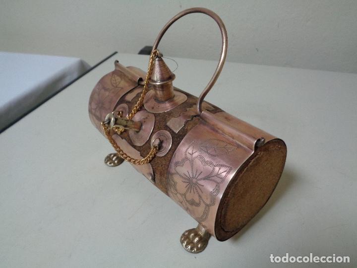 Coleccionismo: cantaro levantino a base de corcho y bronce - Foto 3