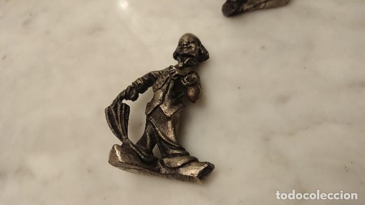 Coleccionismo: SEIS PAYASOS METAL PLATEADO - Foto 10