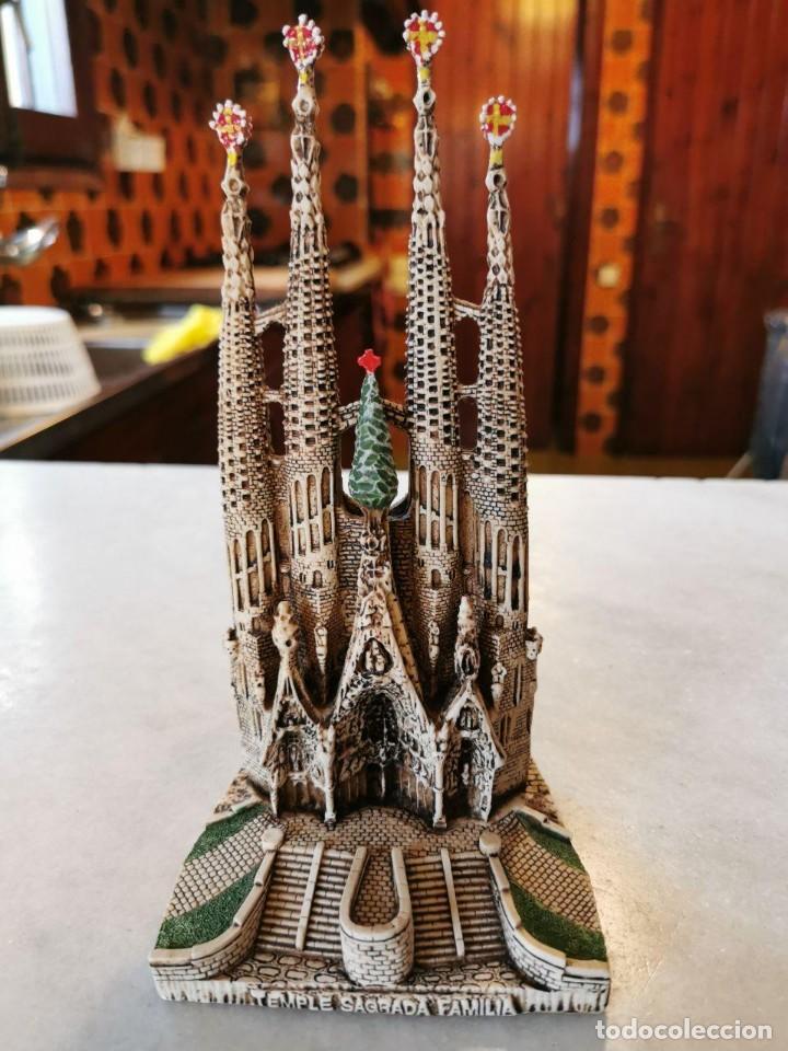 Coleccionismo: TEMPLO SEGRADA FAMILIA EN RESINA 23 CM A&Ntilde;OS 60