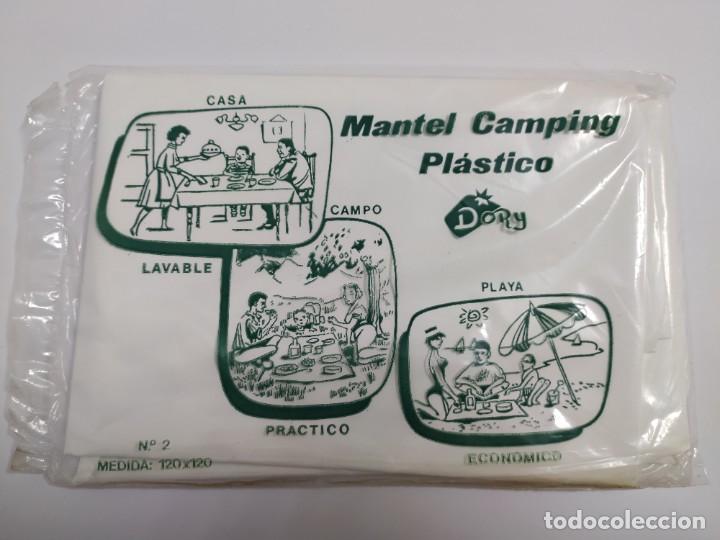 Coleccionismo: MANTEL CAMPING PL&Aacute;STICO DORY, A&Ntilde;OS 70 - Foto 1