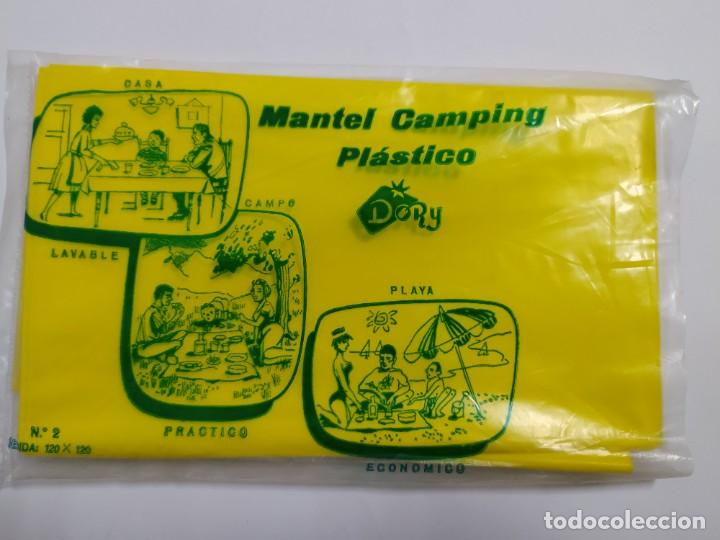 Coleccionismo: MANTEL CAMPING PL&Aacute;STICO DORY, A&Ntilde;OS 70 - Foto 1