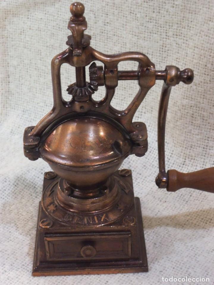 Coleccionismo: MOLINILLO METAL ( PLOMIZO COBREADO )