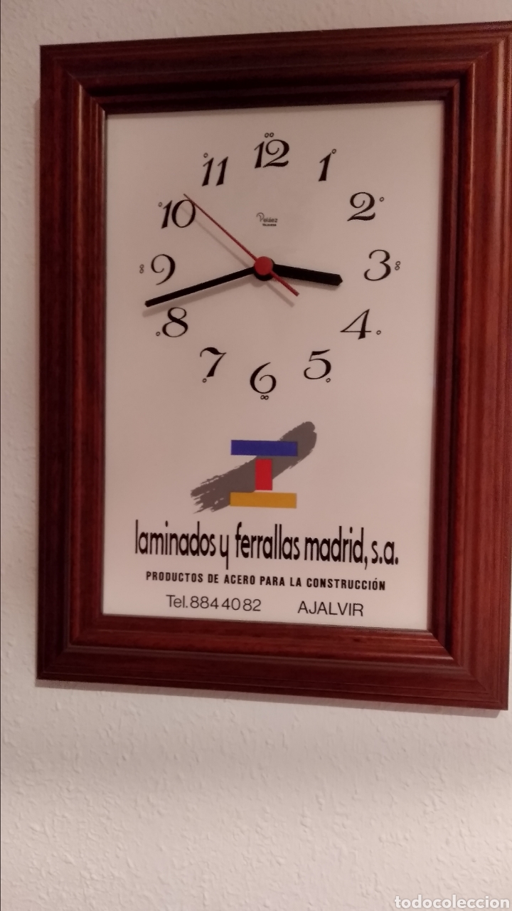 Coleccionismo: Reloj azulejo LAMINADOS Y FERRALLAS MADRID