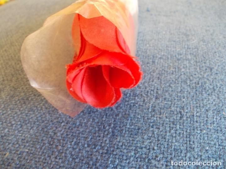 Coleccionismo: Rosa artificial con osito - Foto 3
