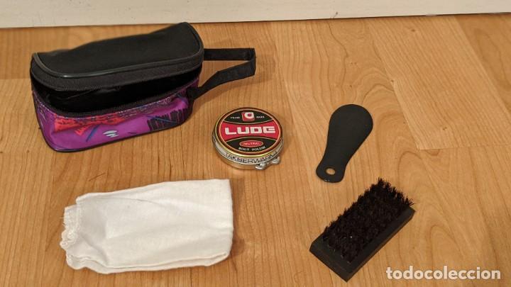 Collecting: ESTUCHE DE VIAJE CON ACCESORIOS LIMPIEZA CALZADO