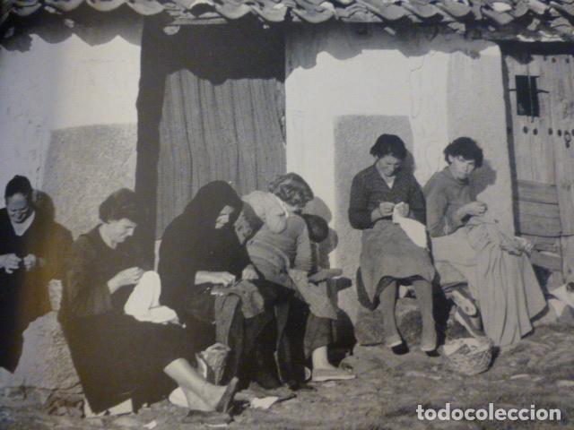 Coleccionismo: AVILA ESCENA URBANA ANTIGUA LAMINA HUECOGRABADO A&Ntilde;OS 50