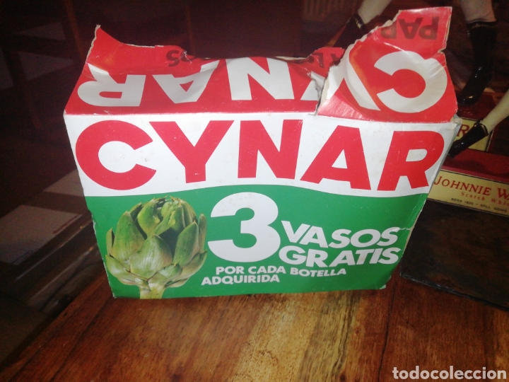 Coleccionismo: Caja con 3 vasos CYNAR - Foto 1