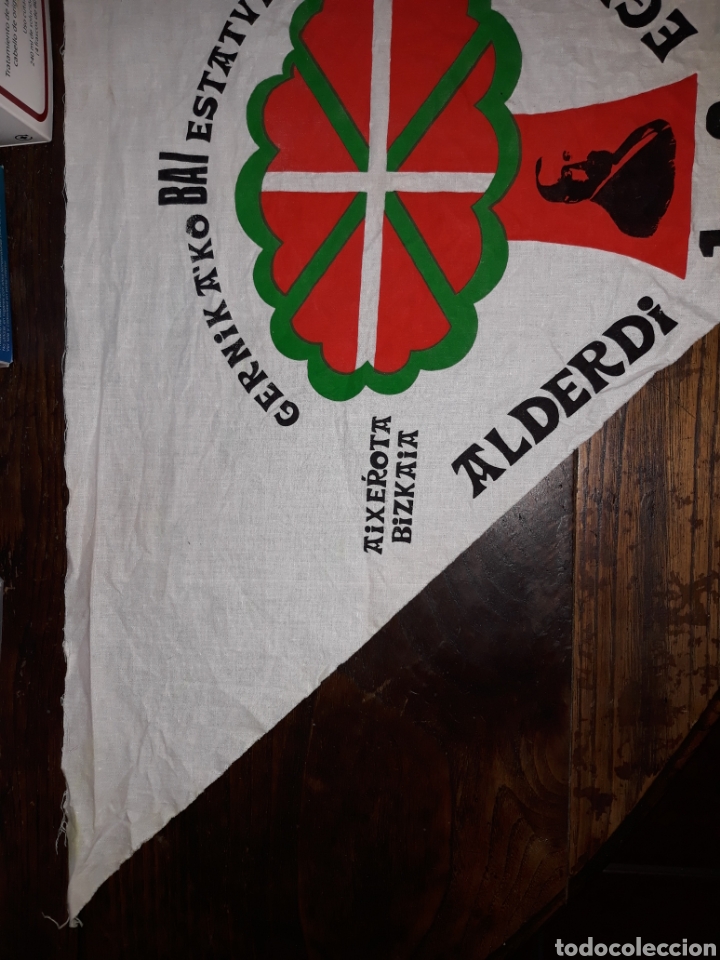 Coleccionismo: Pa&ntilde;uelo ALDERDI EGUNA 1979 - Foto 2