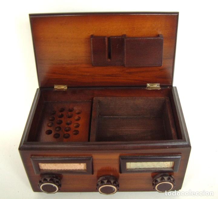 Coleccionismo: caja tabaco con m&uacute;sica El Danubio Azul - Foto 2