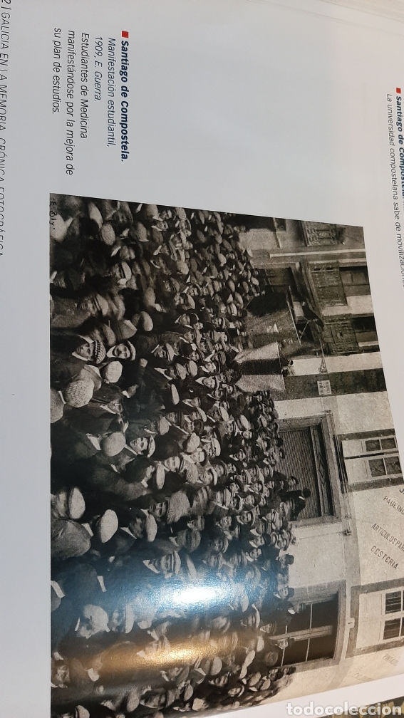 Coleccionismo: recorte LAMINA DE LIBRO MODERNO SANTIAGO DE COMPOSTELA MANIFESTACI&Oacute;N ESTUDIANTIL 1909