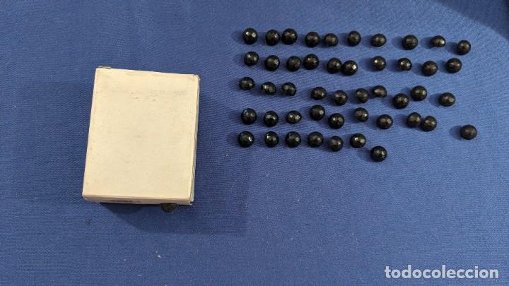 Coleccionismo: CAJITA CON 48 BOTONES - Foto 1
