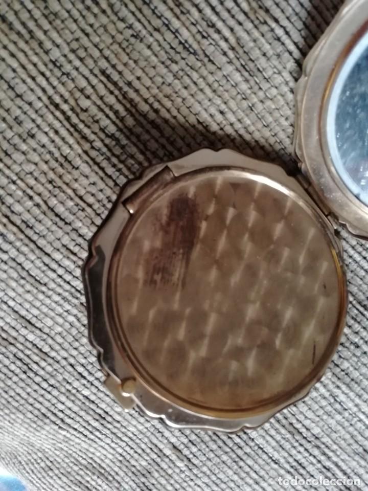 Coleccionismo: Antigua polvera ba&ntilde;ada en oro - Foto 4