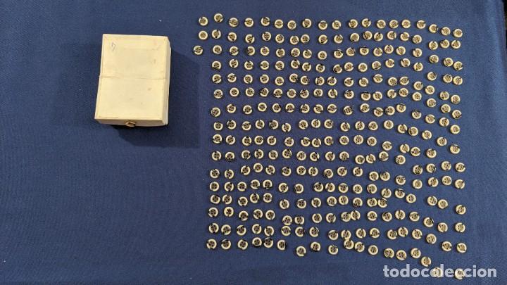 Collezionismo: CAJITA CON 292 BOTONES CL&Aacute;SICOS