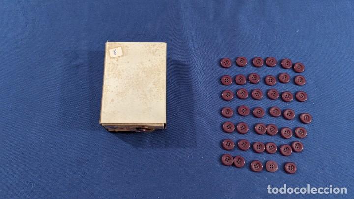 Collectionnisme: CAJITA CON 42 BOTONES CL&Aacute;SICOS