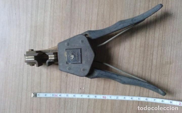 Coleccionismo: electronica, electricidad, antigua herramienta para pelar cables - marca ideal
